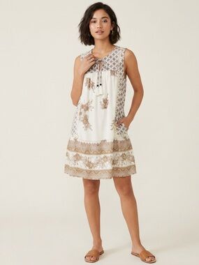 NEW Xhilaration Natural Beauty Shift Floral Crochet Tassel Tie Dress Small NWT